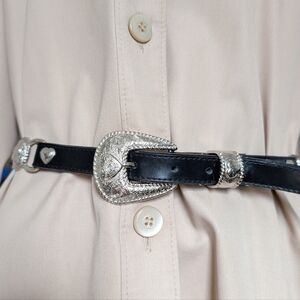 Vintage Y2K Black Leather Ingraved Heart Silver Western Boho Concho Belt